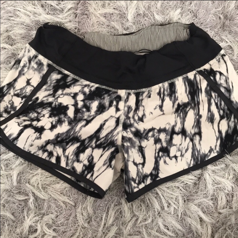 Lululemon marble shorts